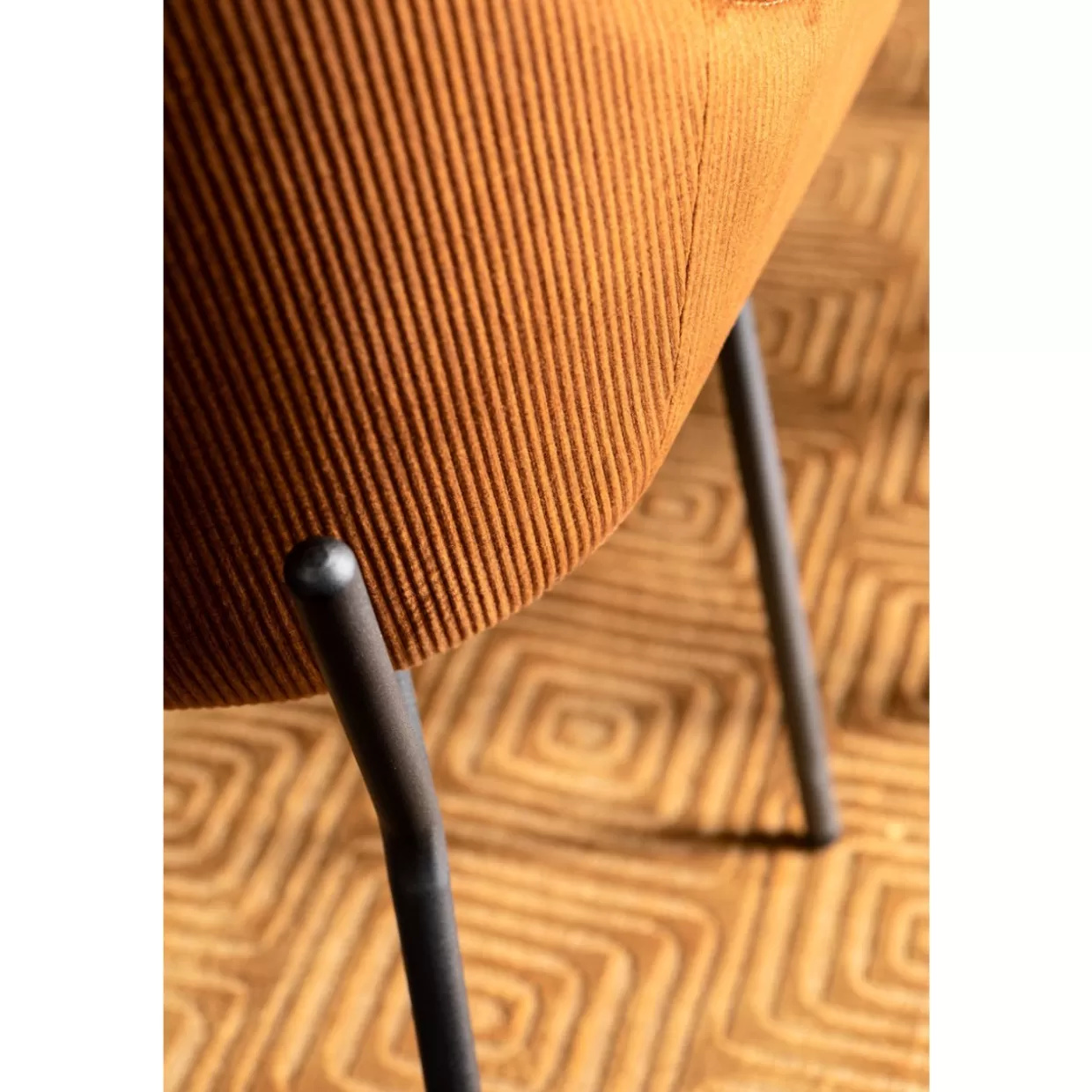 Poltrona Avignon con braccioli - Design contemporaneo in arancione vivace by KARE 

Sedie moderne con dettagli ergonomici | Poltrona Avignon arancione - Design accattivante KARE 

Poltrona con braccioli stile Avignon - Rivestimento arancione intenso e design unico firmato KARE