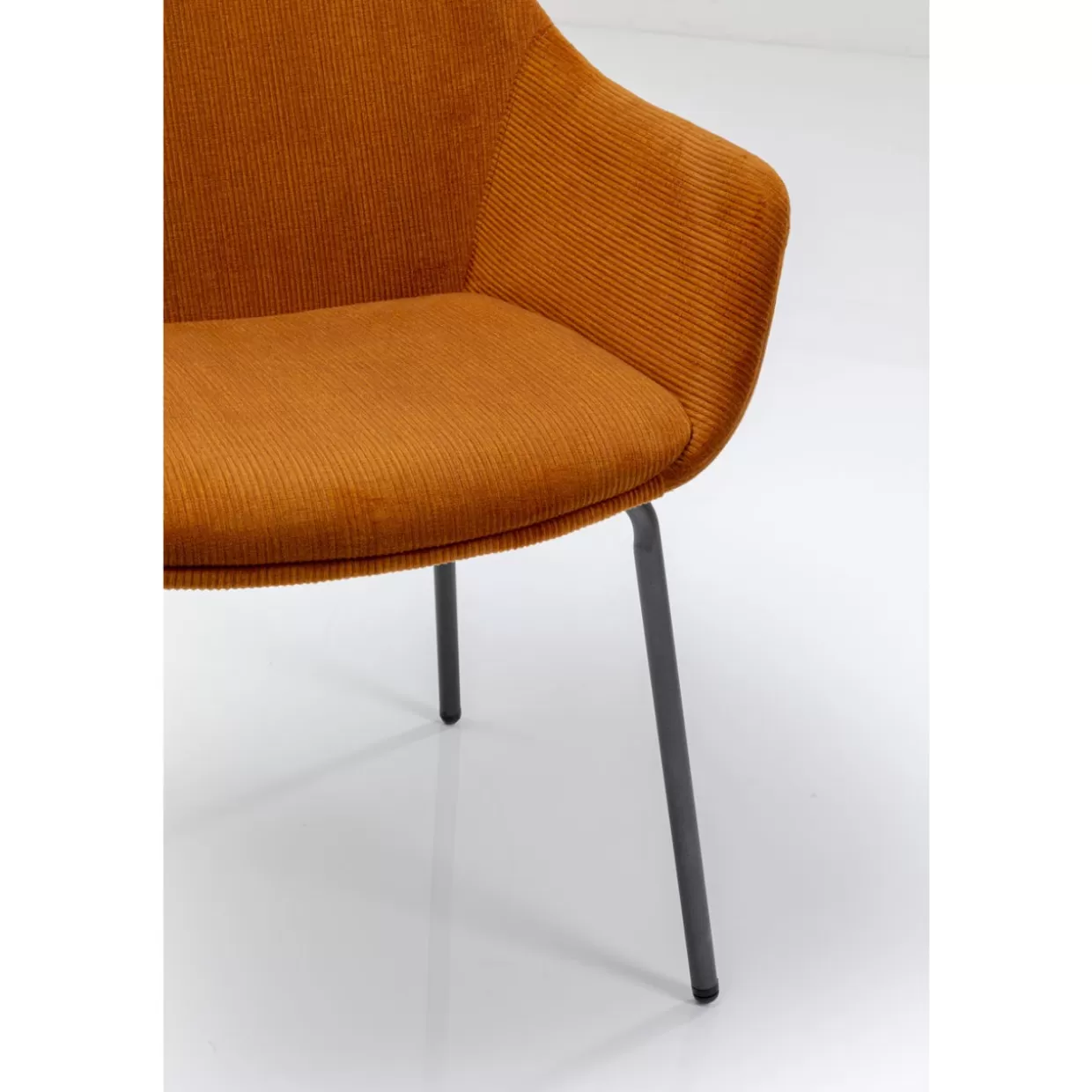 Poltrona Avignon con braccioli - Design contemporaneo in arancione vivace by KARE 

Sedie moderne con dettagli ergonomici | Poltrona Avignon arancione - Design accattivante KARE 

Poltrona con braccioli stile Avignon - Rivestimento arancione intenso e design unico firmato KARE