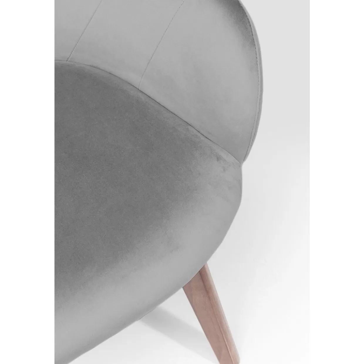 Poltrona Dark Lady in velluto grigio - Design raffinato con braccioli by KARE