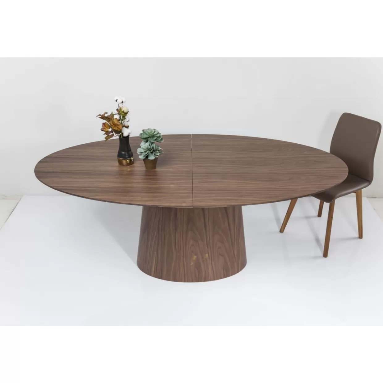 KARE Design Tavolo Estraibile Benvenuto in Noce - Tavolo Allungabile Moderno 200 cm (Estendibile a 250) x 110 cm con Fascia Decorativa