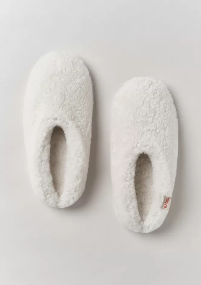 Pantofole in Morbida Pelliccia di Pecora - Il Massimo del Comfort per Donna | Ideali per la Serata e Relax Domestico 

Calzature Invernali Donna con Rivestimento in Pura Lana - Per Serate Accoglienti e Momenti di Tenderezza Casalinghi 

Babbi Pantofoleria Premium - Calde Avvolgente in Autentica Pelle Ovina per un Lusso Casalingo Femminile