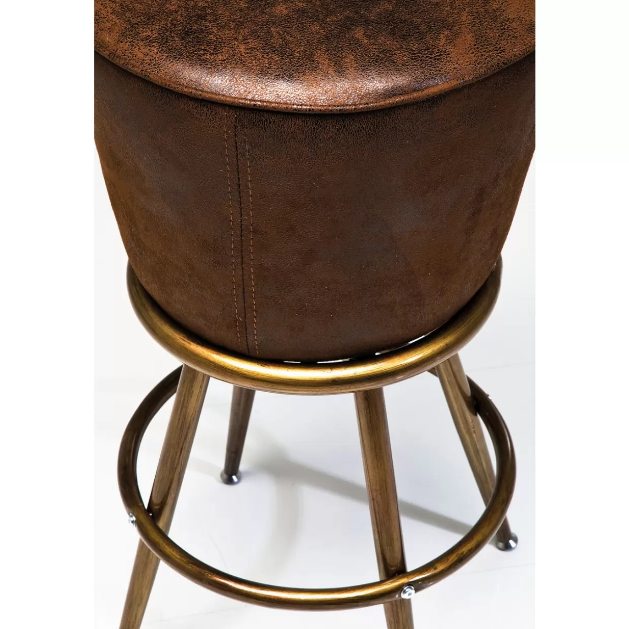 Panche e sgabelli da bar KARE Design - Collezione Lady Rock con dettagli retrò 

Accoppiata versatile: panche lounge e sgabelli alti KARE in stile vintage rock femminile 

Eleganti complementi da bar KARE Design con ispirazioni Lady Rock anni '50 per ambienti raffinati