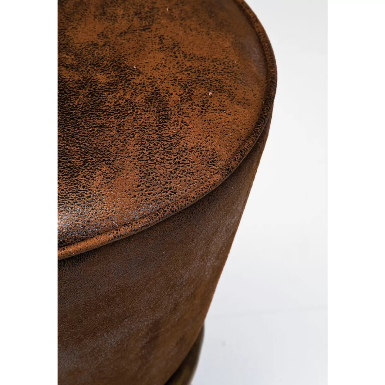Panche e sgabelli da bar KARE Design - Collezione Lady Rock con dettagli retrò 

Accoppiata versatile: panche lounge e sgabelli alti KARE in stile vintage rock femminile 

Eleganti complementi da bar KARE Design con ispirazioni Lady Rock anni '50 per ambienti raffinati