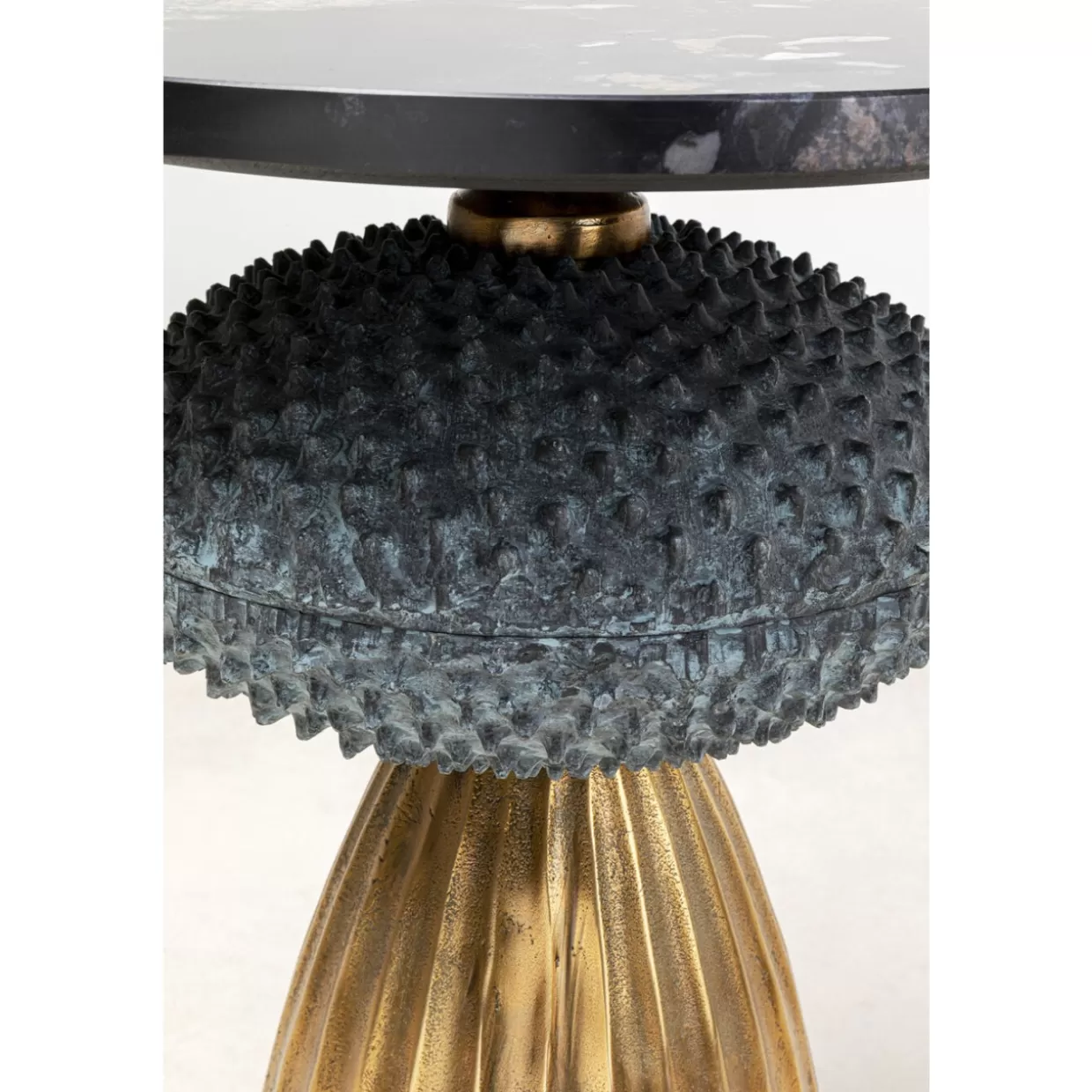 Tavolino moderno Masha Ø43cm - design elegante per salotto o camera da letto, complemento d'arredo funzionale KARE