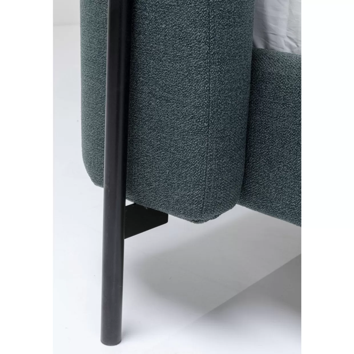Letto Tivoli Verde di KARE Design - Moderno e Spazioso 160x200 cm 

Naturale evoluzione del modello classico con finiture ecosostenibili