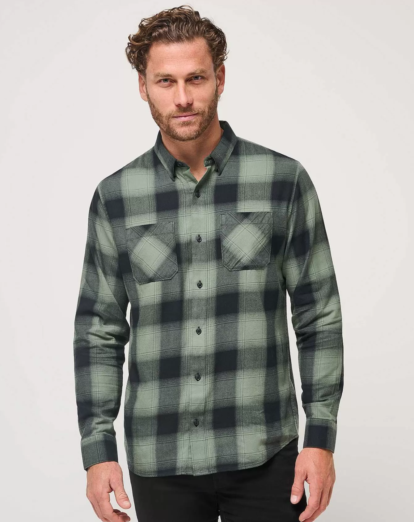 Morbida Camicia in Flanella a Quadri con Bottoni Frontali - Stile Casual e Confortevole