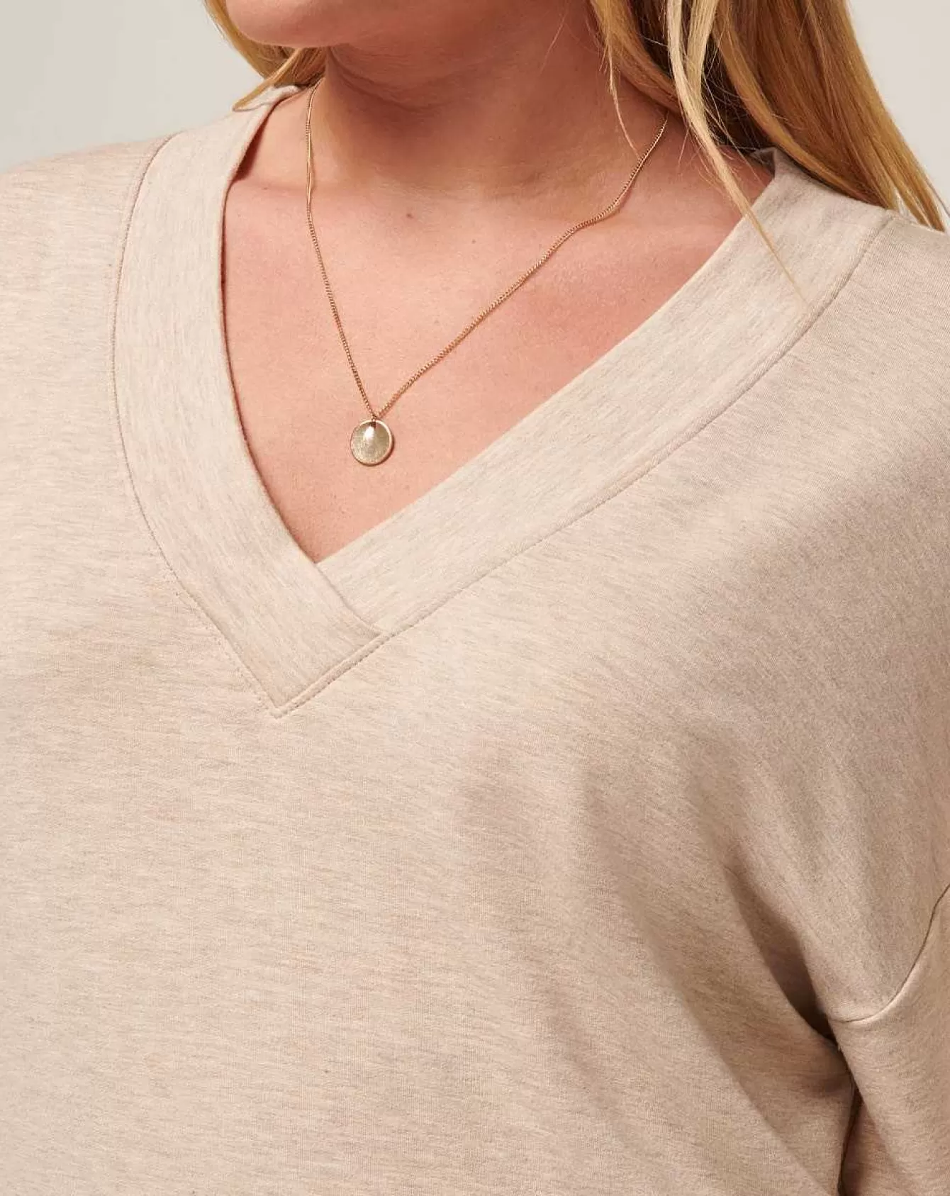 Promozione imperdibile: Maglia con Scollo a V in Tessuto Spugna Cloud - Comfort Premium per Look Casual | Abbigliamento Donna in Offerta