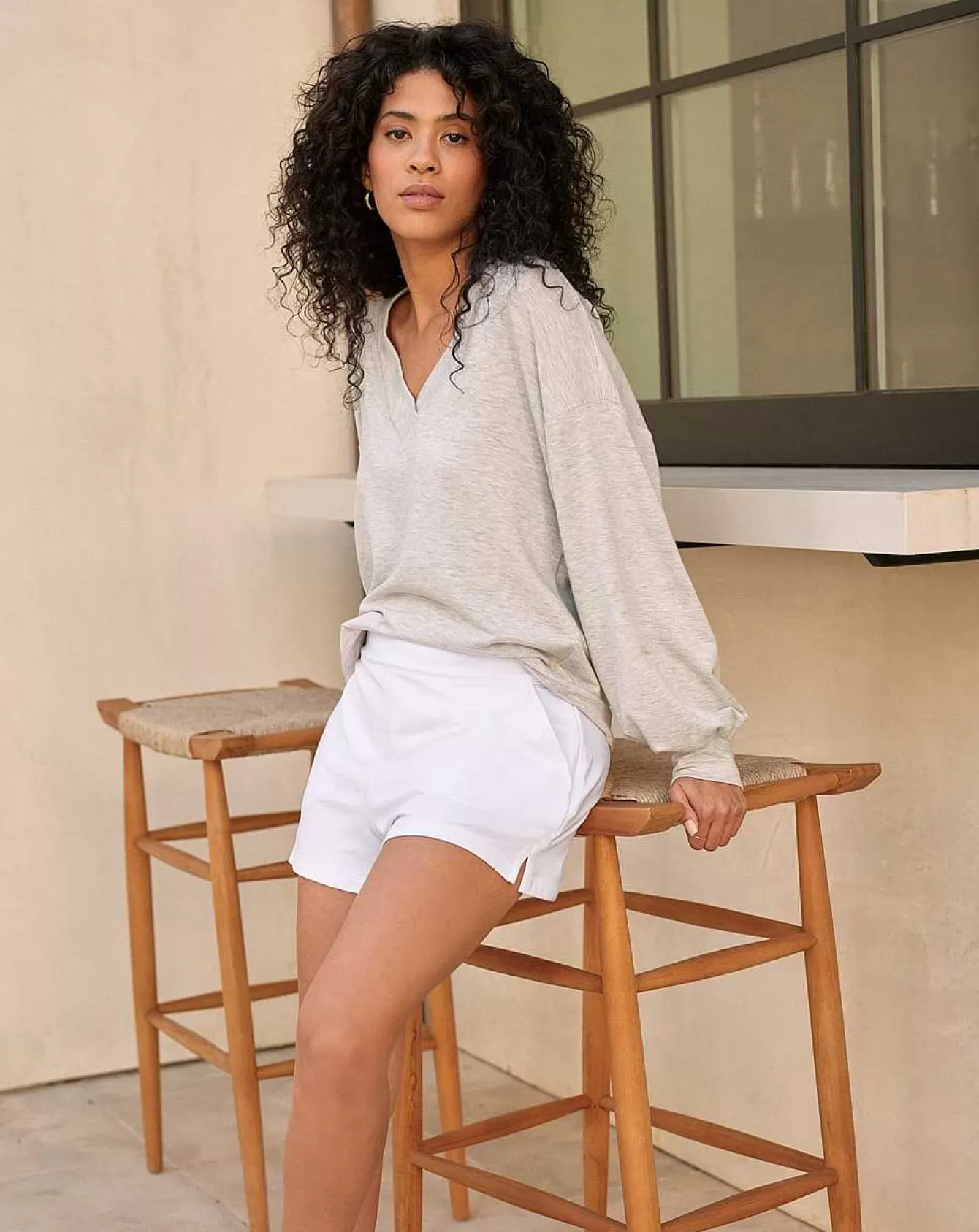 Maglietta in Pile Cloud con Scollo a V - Offerta Imperdibile su T-Shirt e Canotte