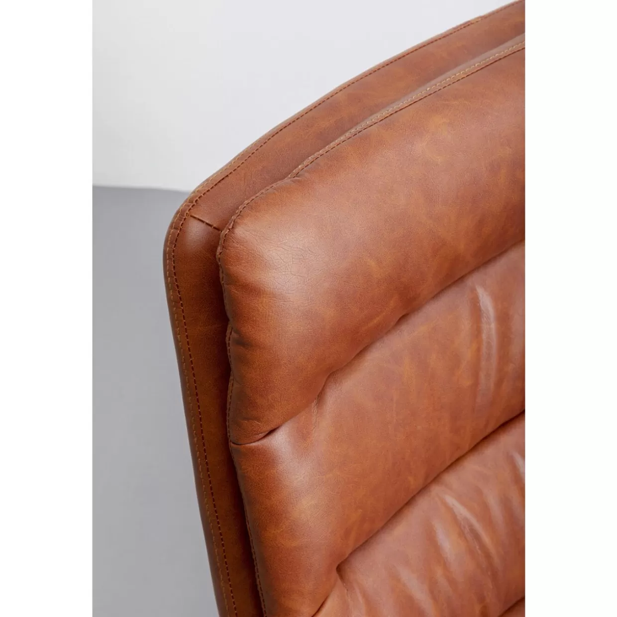 Poltrona girevole Lido by KARE Design - Sedia comodissima con stile contemporaneo e basi rotanti in metallo satinato