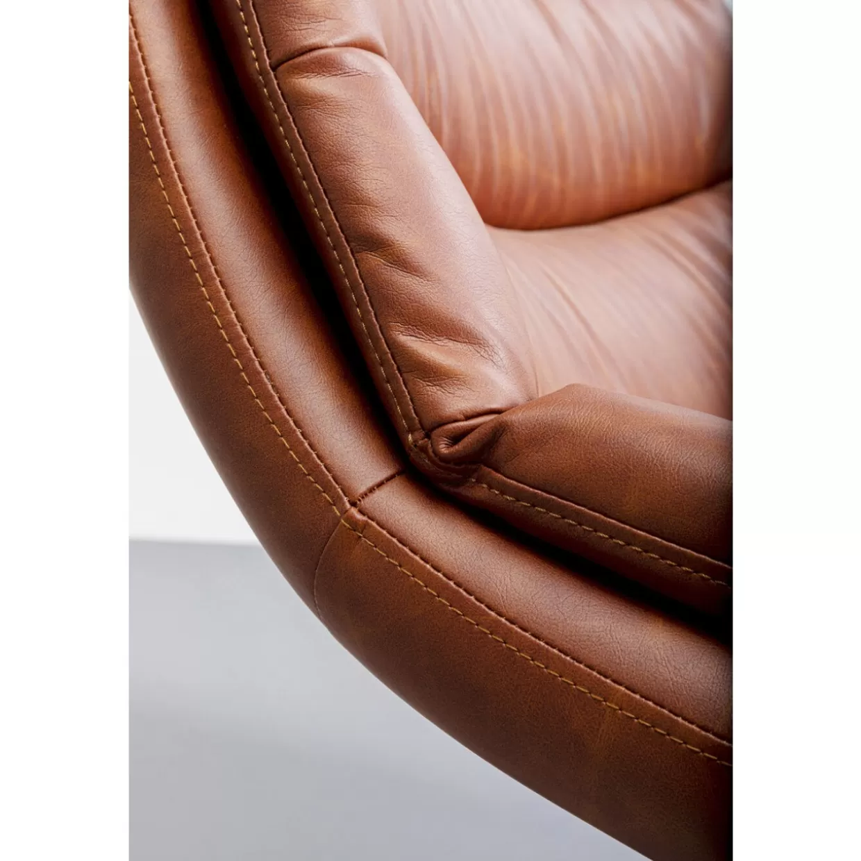 Poltrona girevole Lido by KARE Design - Sedia comodissima con stile contemporaneo e basi rotanti in metallo satinato