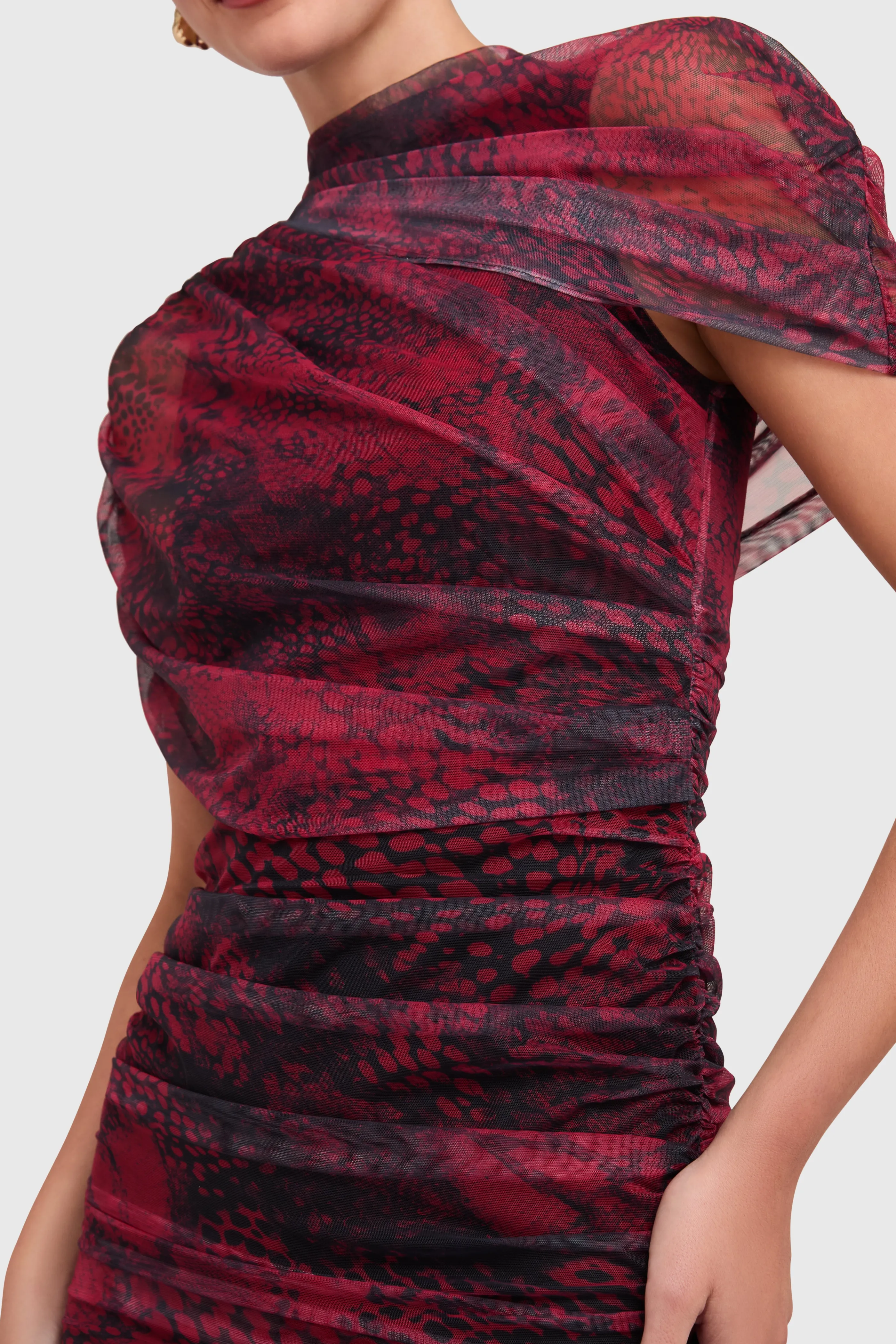 Amanda Uprichard Abito Elegante Modello Evianna - Vestito Donna Primavera/Estate 2024 con Scollo a Cuore e Tessuto Premium per Cerimonie