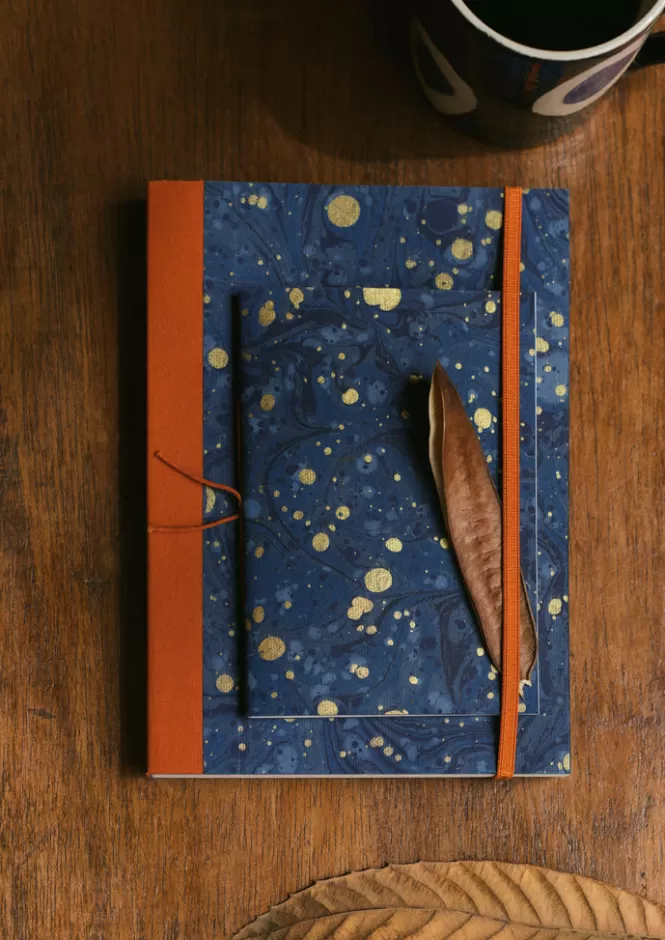 Agenda Settimanale Artigianale con Copertina Marmorizzata - Strumento Elegante per Organizzazione Creativa e Ispirazione Quotidiana