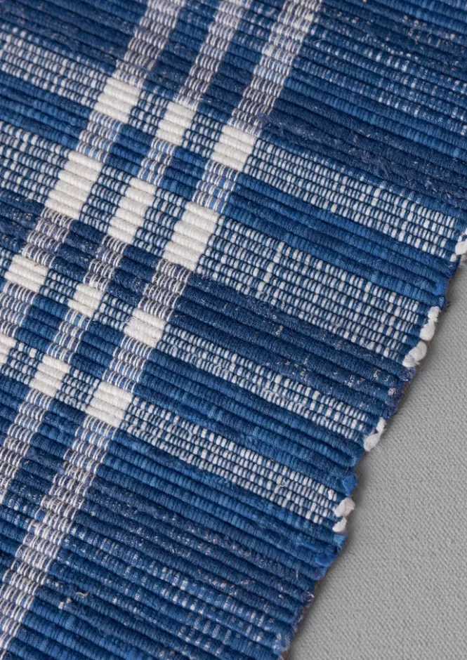 Tappeto Artigianale in Stoffa Riciclata - Creazione Unica con Rimanenze Tessili | Arredamento Casa | Complementi Tessili