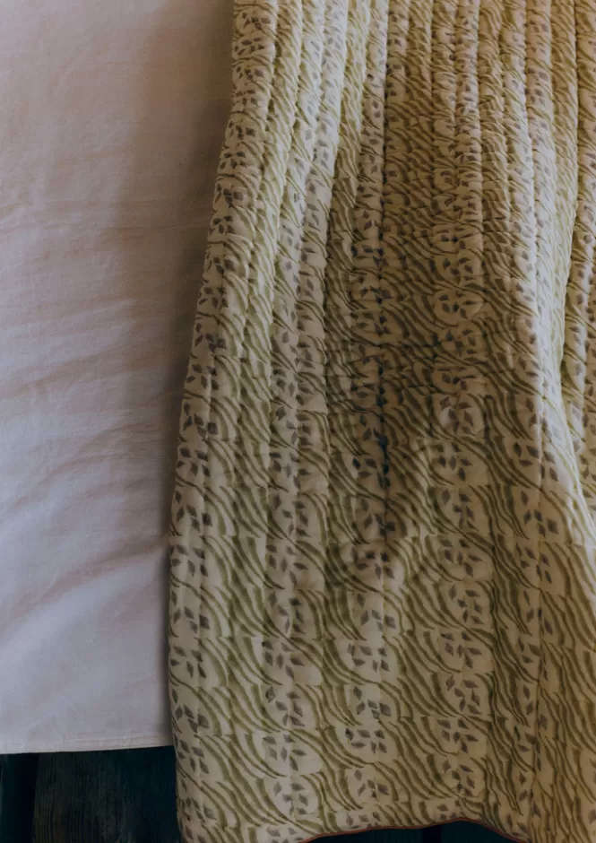 Coperta Artigianale in Cotone con Stampa Tradizionale 'Raccolto Pregiato' - Trapunta Confortevile e Plaid Eleganti per la Casa
