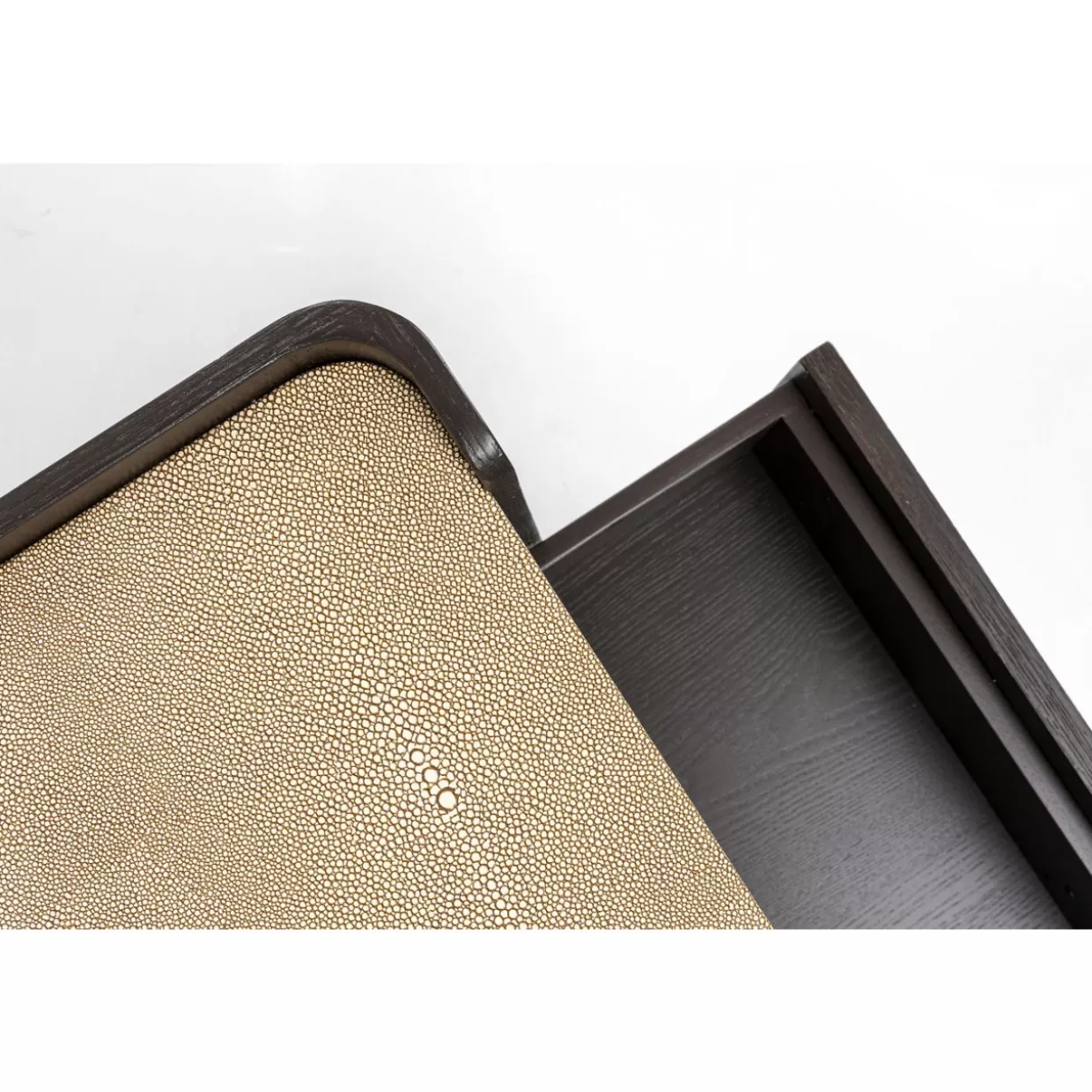 Comò e Credenze di Design KARE | Collezione Milano 80 con Stile Contemporaneo 

Armadi Eleganti e Mobili per Soggiorno - Linea Moderna di Comodini e Credenze KARE Design Milano Series