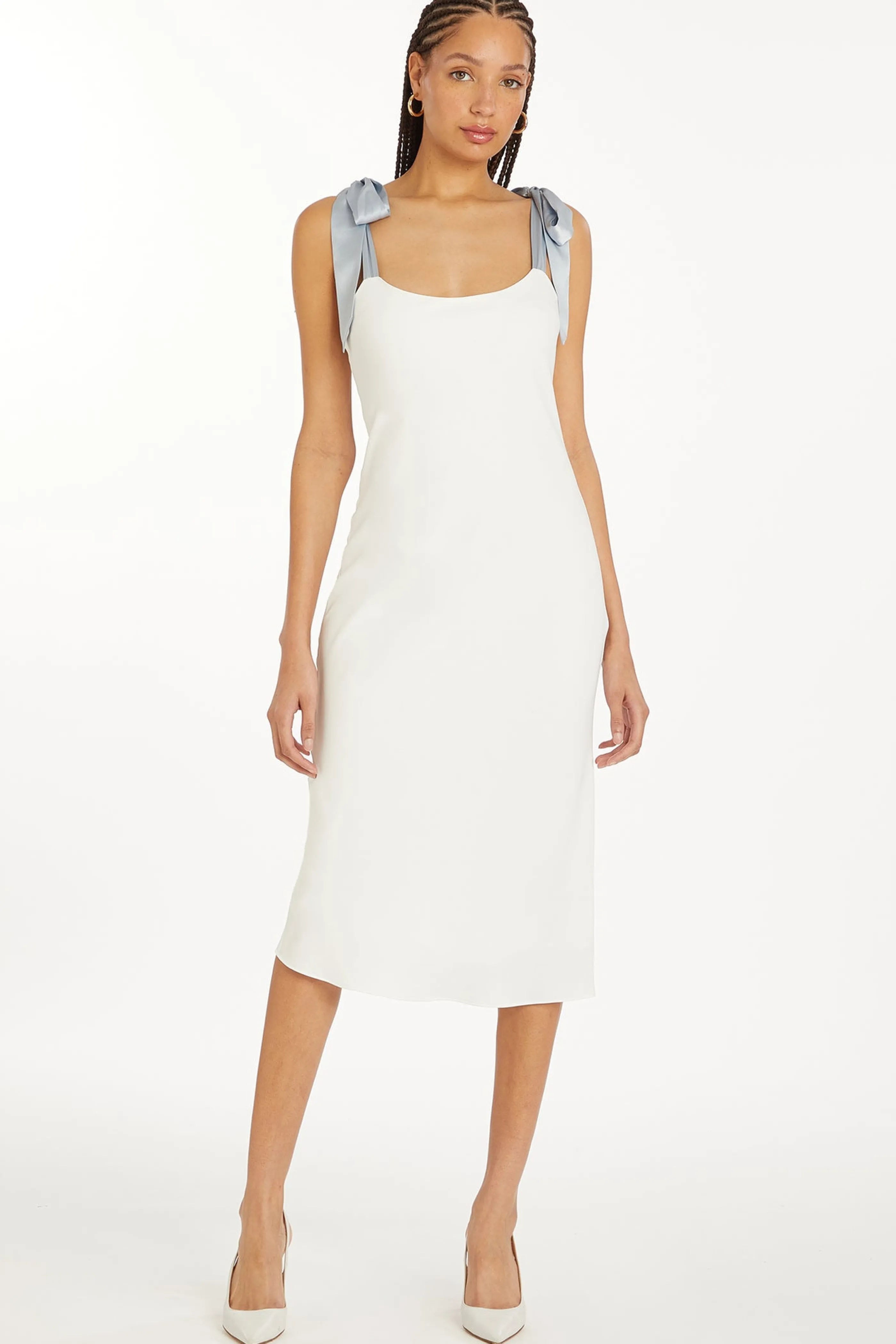 Elegante Abito Lusana di Amanda Uprichard - Vestito da Sera con Scollatura Delicata e Fascia Vita in Tessuto Pregiato, Stile Primavera-Estate 2024