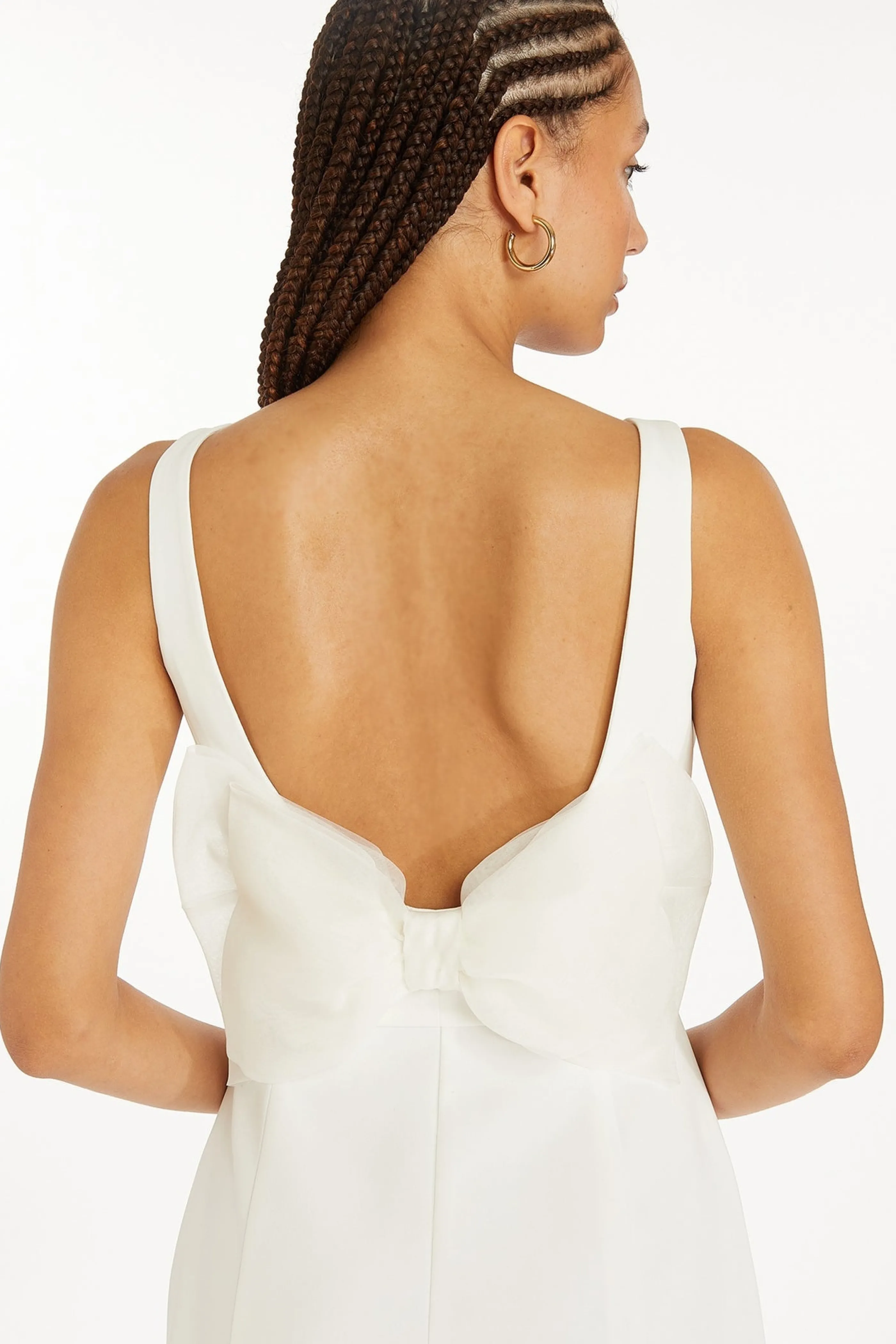 Abito Elegante Maribel di Amanda Uprichard - Vestito da Sera con Tocco Femminile e Design Avvolgente