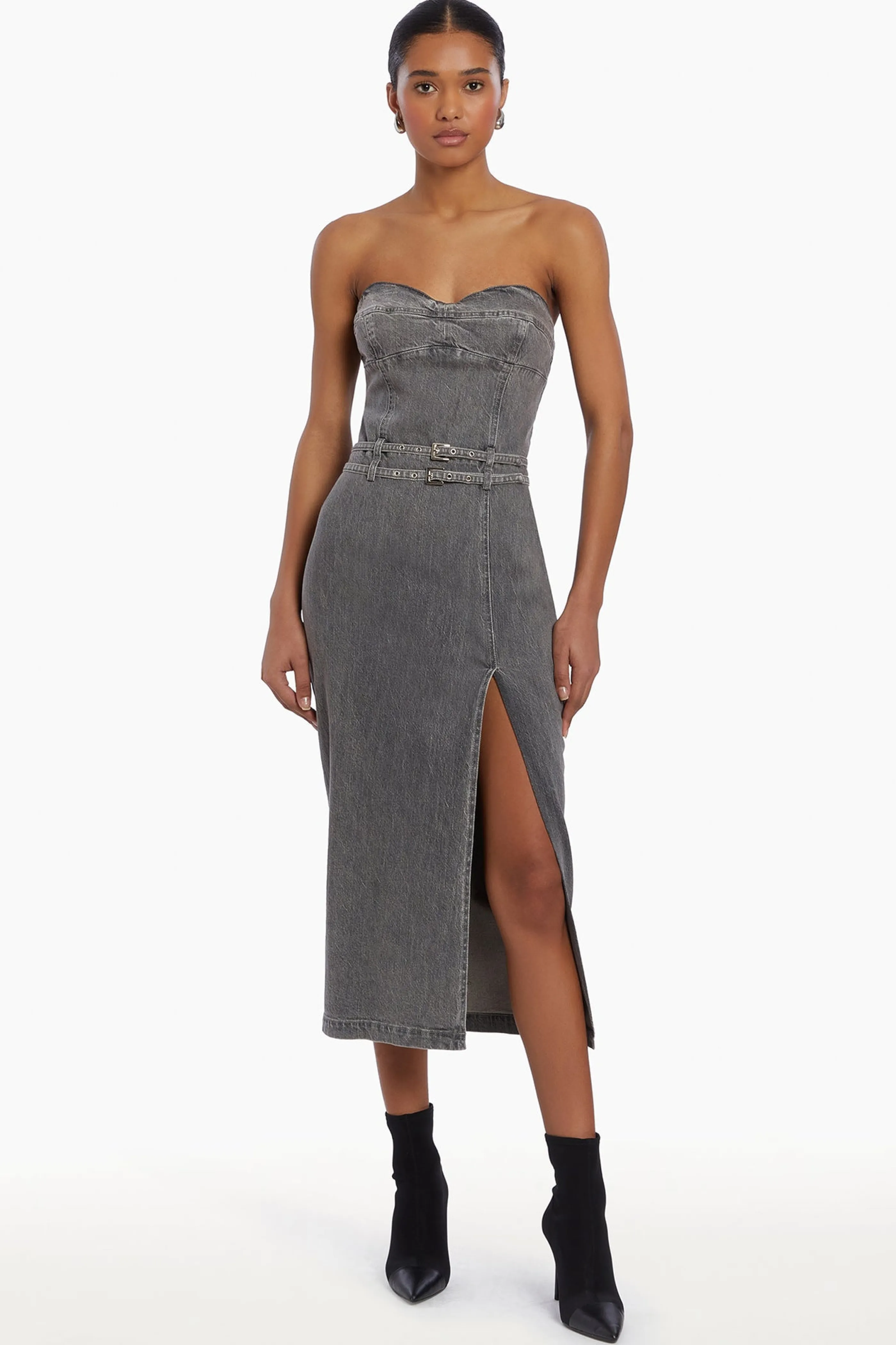 Elegante Abito da Sera Amanda Uprichard con Scollo a V Decorato - Vestito Lungo Primavera/Estate 2024 per Occasioni Speciali