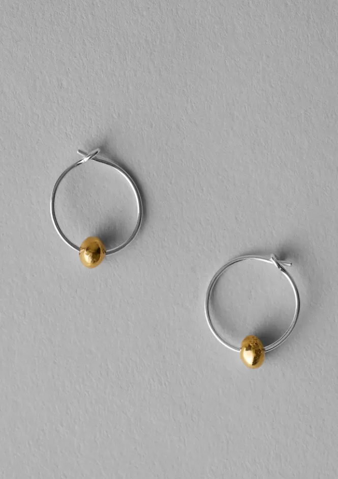 Orecchini Eleganti a Cerchio con Grani Sally Lacock - Gioielli Moderni per Donna con Design Femminile
