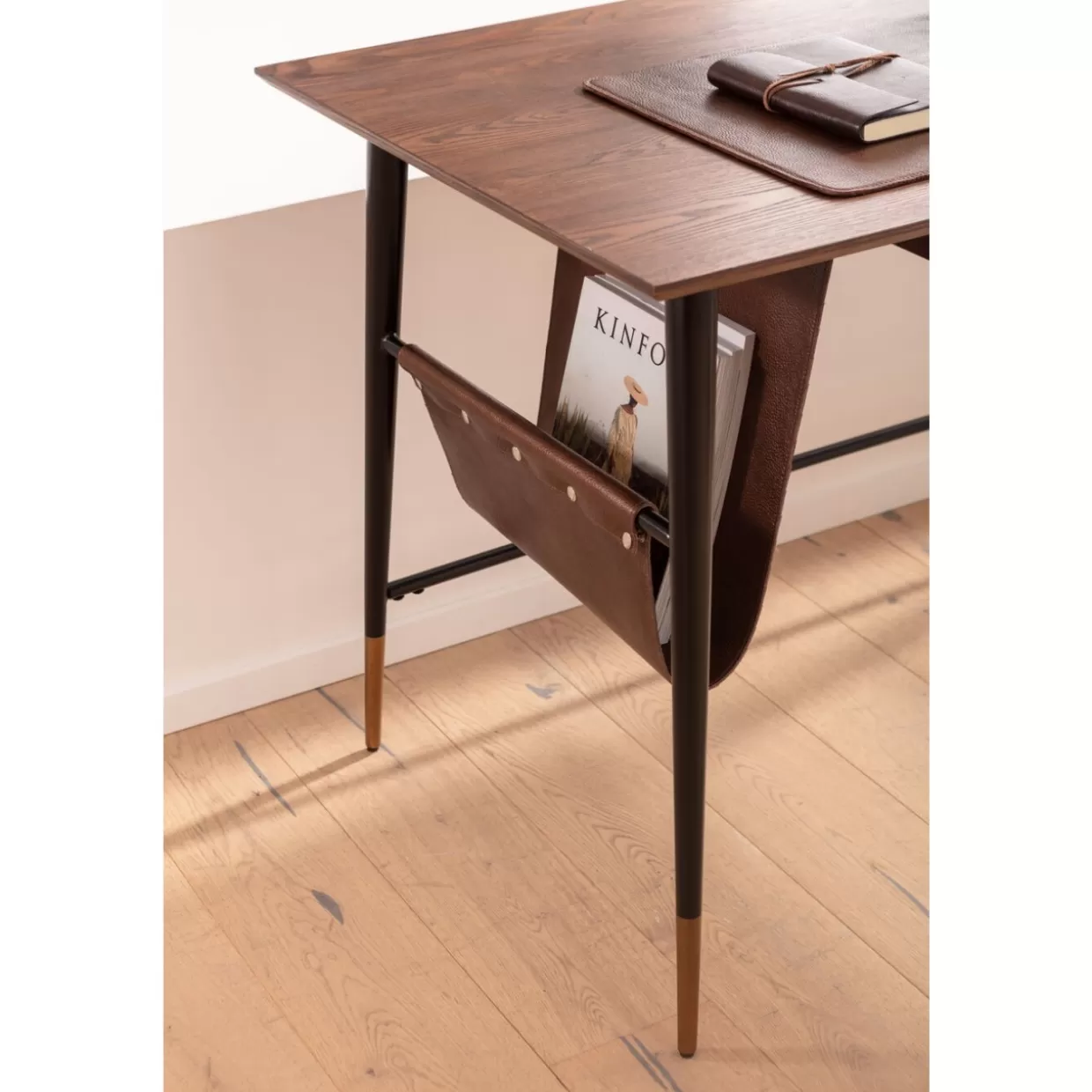 Collezione KARE - Scrivania elegante Boticelli con stile contemporaneo e dettagli artistici