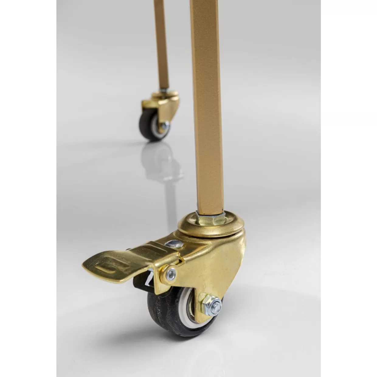 Carrelli da servizio eleganti Emilia - Tavoli stile industriale KARE Design per arredamento contemporaneo