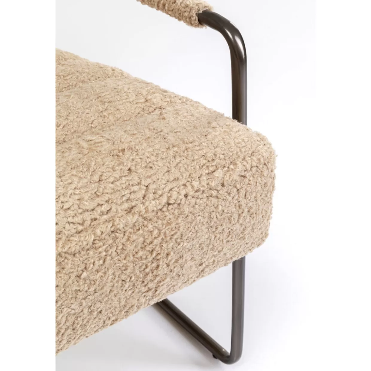 Poltrona Figero in Ecopelle Sabbia - Design Contemporaneo con Supporto Lombare | KARE Collection 

，。