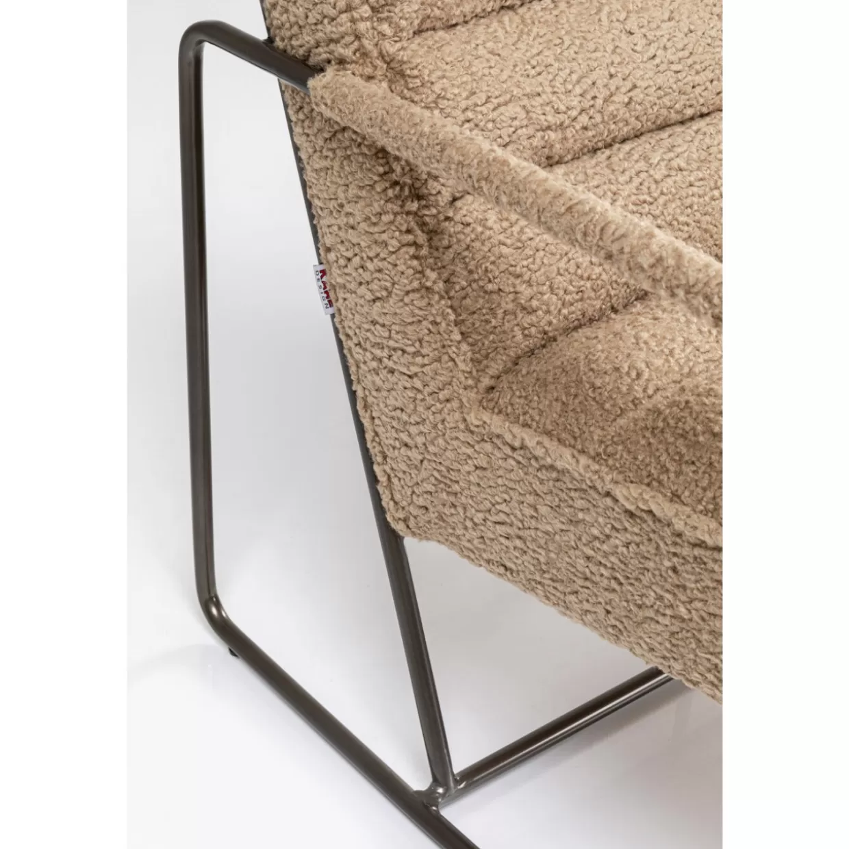 Poltrona Figero in Ecopelle Sabbia - Design Contemporaneo con Supporto Lombare | KARE Collection 

，。