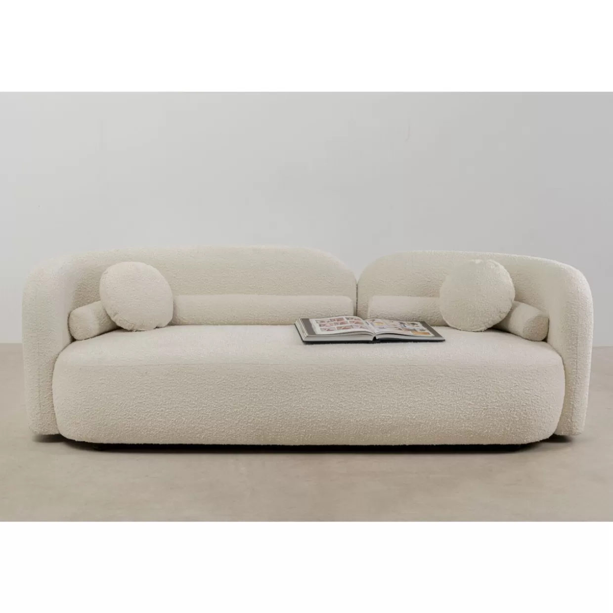 KARE Design Divano Elegante 3 Posti in Bouclé Kelly, 225 cm - Confortevole Sofà Moderno per Soggiorno con Design Esclusivo