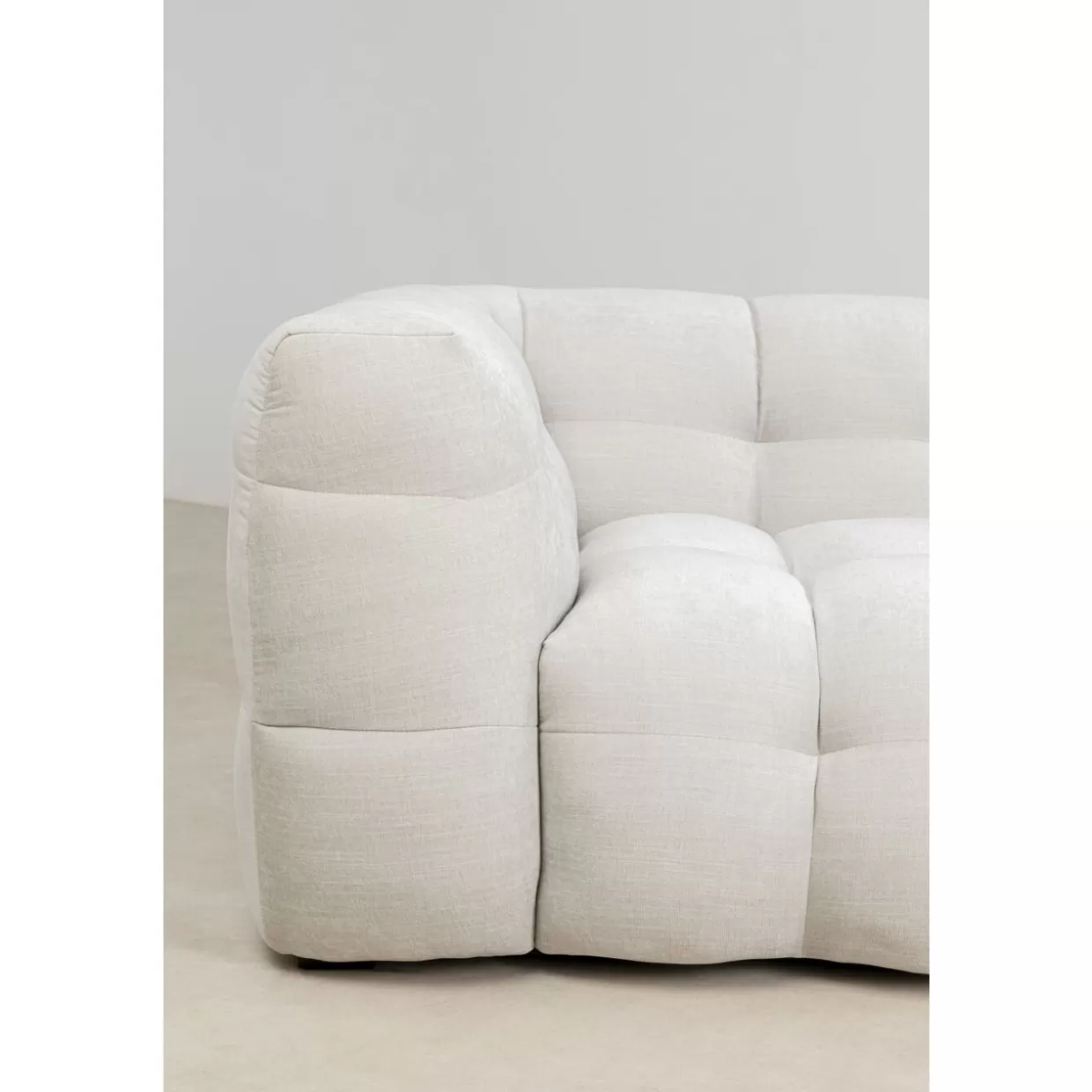 Divano Elegante Salamanca 3 Posti in Tonalità Crema · Design Contemporaneo KARE · Confortevole per il tuo soggiorno · Larghezza 240 cm · Arredo Moderno per Salotto