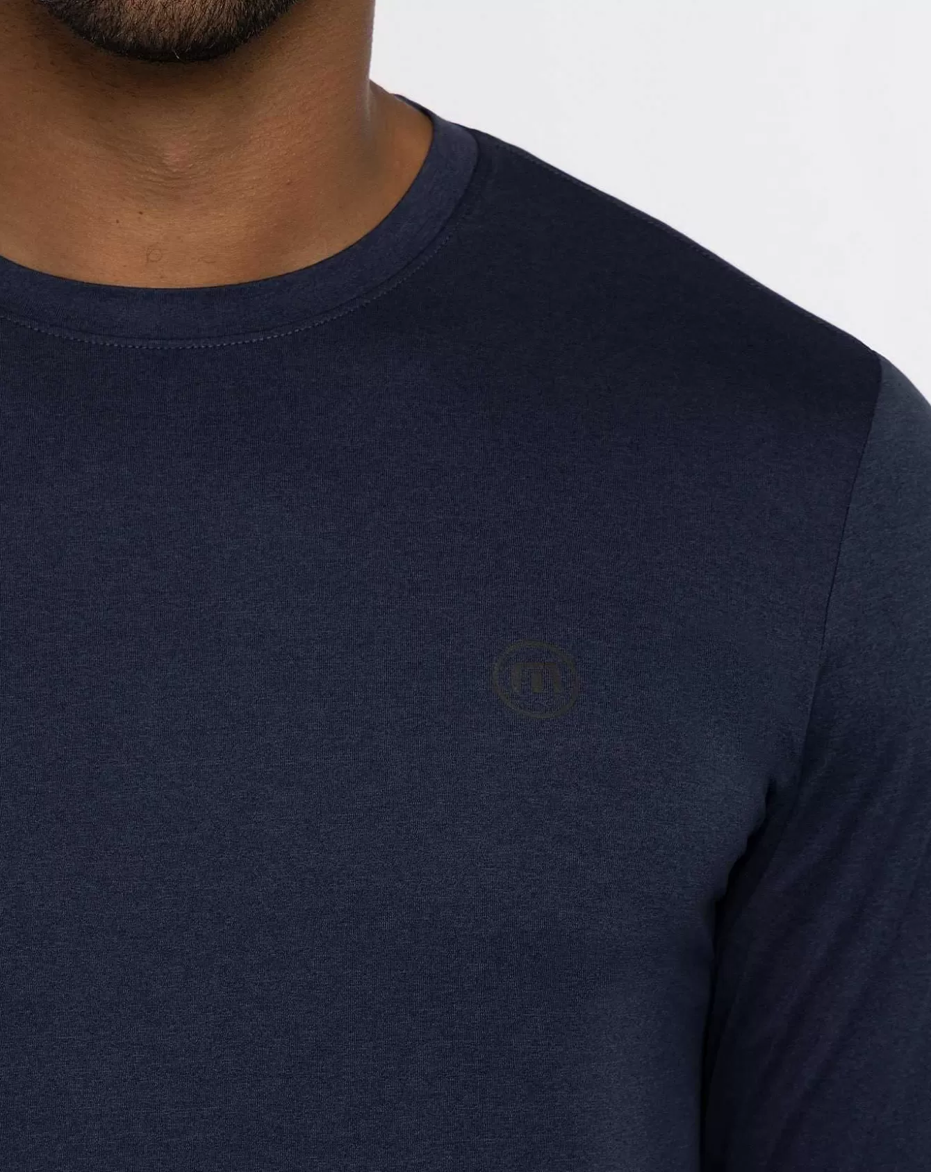 Maglietta Sportiva Essential in Liquidazione - Riconosci il Tuo Stile con Design Confortevole (Edizioni Limitate Disponibili)