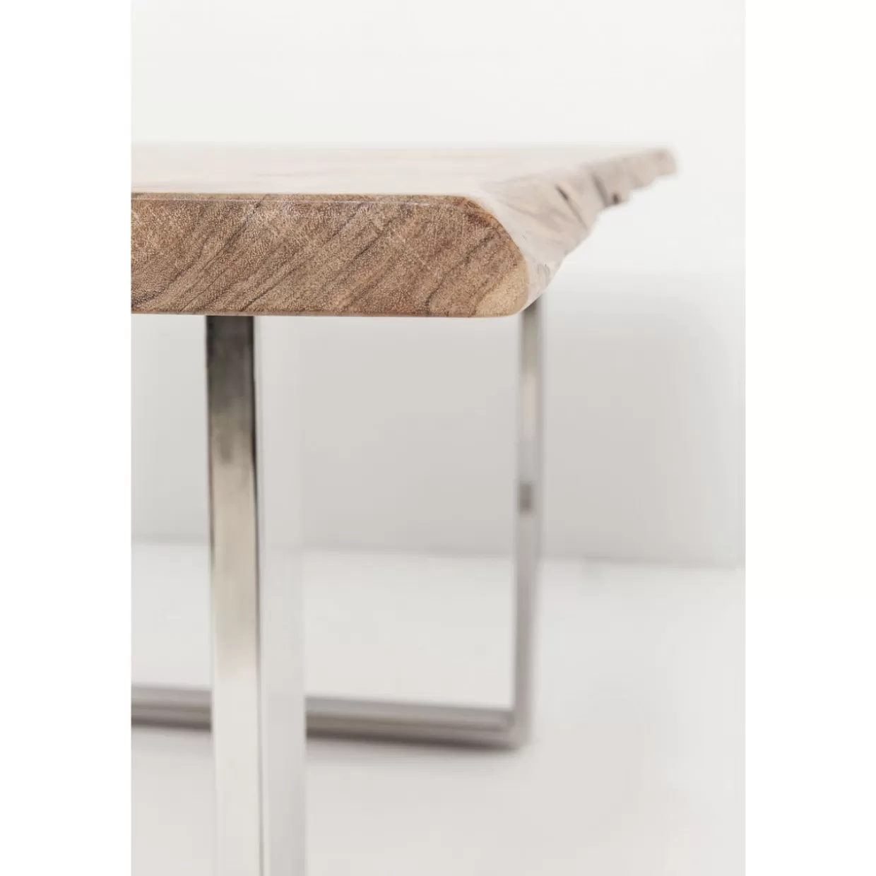 Tavolo Harmony in finitura argento 160x80 cm - Design elegante e moderno by KARE

(Alternativa più colloquiale: 
Tavolo design Harmony argento 160x80 - Linee armoniose per la tua casa KARE)

(Alternativa con focus dimensionale: 
Tavolo da pranzo Harmony 160x80 cm - Rifiniture argentate e struttura contemporanea KARE Design)